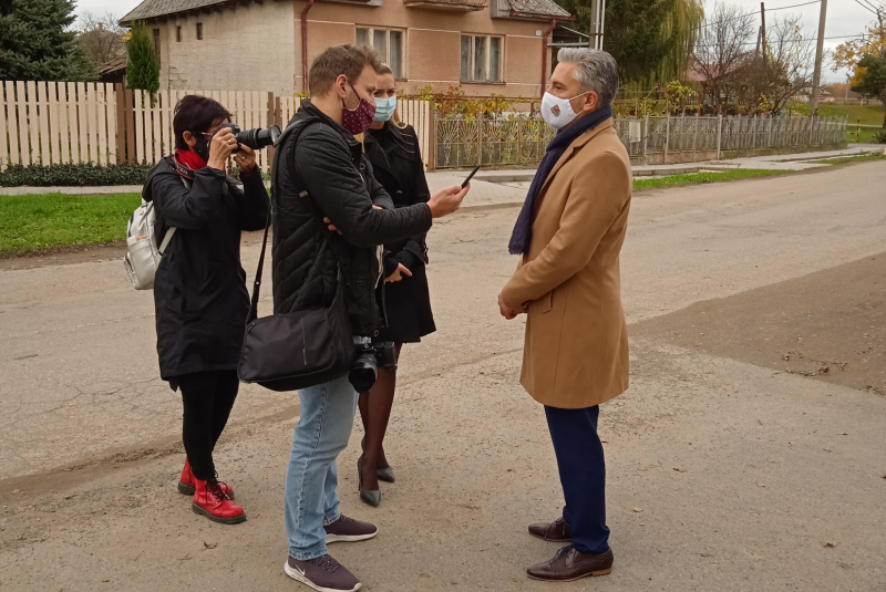 Návšteva predsedu VÚC v Zatíne  - A megye elnökének látogatása 