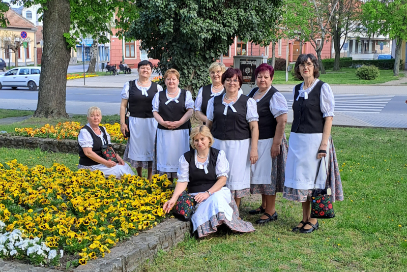 Úspech ženskej skupiny - Bazsarózsa siker 